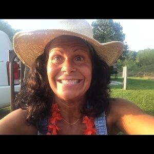 Meet your Posher, Lenee